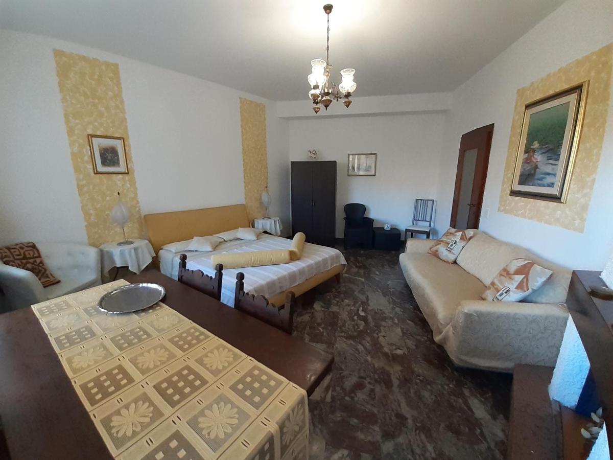 Saglia Apartments Malcesine Exterior photo